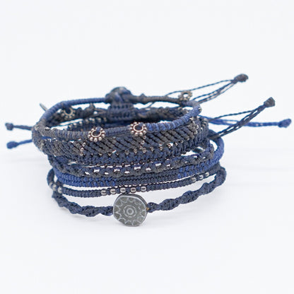 [wakami] ワカミ ブレスレット ７ストランド  ネイビー ＜ Earth Bracelet 7 Strands Navy 男女兼用 ユニセックス フェアトレード 手作り グァテマラ産 ＞【メール便送料無料】