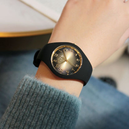 [ICE-WATCH] アイスウォッチ 腕時計 ICE CHAMPAGNE スモール＋ 025258 ＜ ユニセックス メンズ レディース ブラック  ゴールドシェード 正規代理店 シリコン 防水 3針 37mm 10気圧防水 ＞